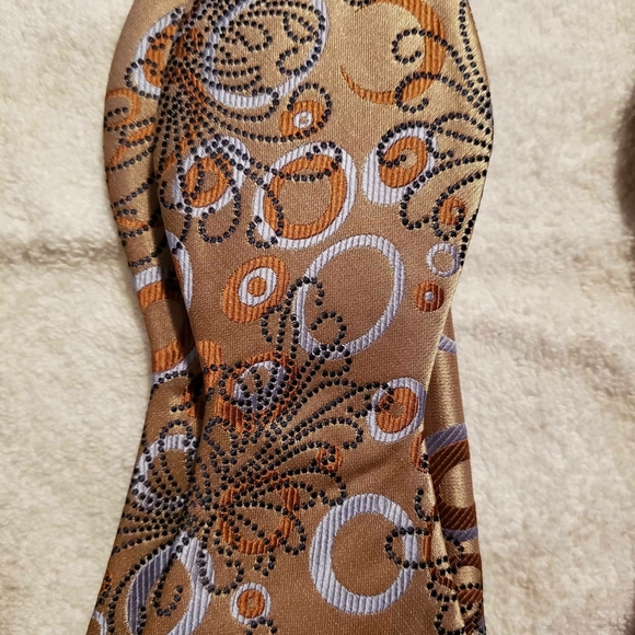 Verse9 - Picture 2 of 3